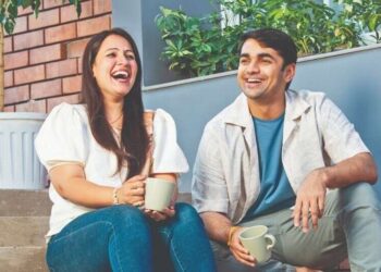 क्यों होती हैं महिलाएं पुरुषों से अधिक भावुक? 2 मिनट के लीक्ड फुटेज में जानिए औरतों की छिपी हुई कमजोरियां 