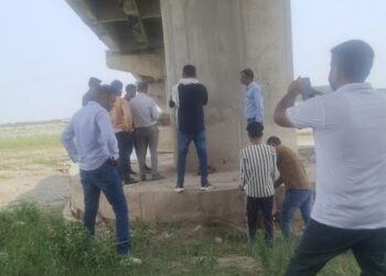Yamuna river accused of irregularities in bridge construction, accused of using inferior material, ACB did special investigation, many flaws were found