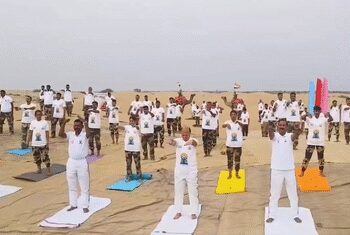Yoga on border: BSF soldiers gave the message of discipline and balance before International Yoga Day