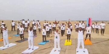 Yoga on border: BSF soldiers gave the message of discipline and balance before International Yoga Day
