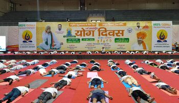 योगमय हुआ नोएडा स्टेडियम, भव्यता के साथ मनाया गया 11वां अंतर्राष्ट्रीय योग दिवस