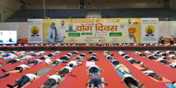 योगमय हुआ नोएडा स्टेडियम, भव्यता के साथ मनाया गया 11वां अंतर्राष्ट्रीय योग दिवस
