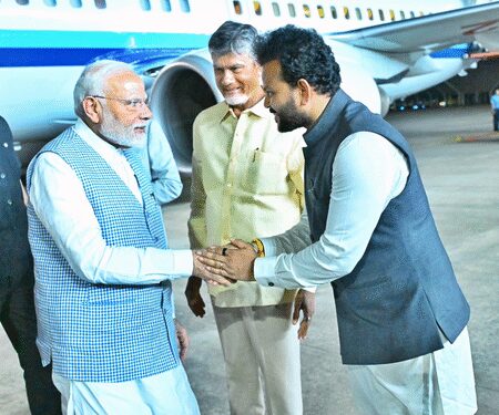 योगांध्र 2025 : विशाखापट्टनम में पीएम मोदी का स्वागत, आंध्र प्रदेश बना वैश्विक योग आंदोलन का केंद्र