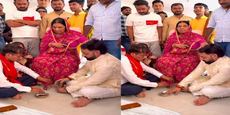 "You are all meaningless, mother ..", Pawan Singh took the blessings of mother after washing the feet