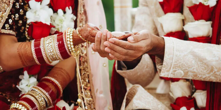 You too know about inter -caste marriage scheme, know what you get benefits