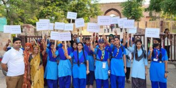 Yuvas gave a message to leave drug addiction through bike rally and street plays in Deeg