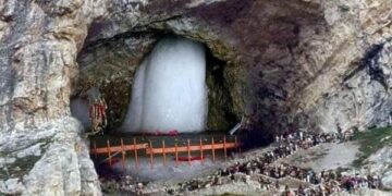 Amarnath Yatra 2025: The third batch of Amarnath Yatra leaves Kashmir, this time 6,400 pilgrims joined