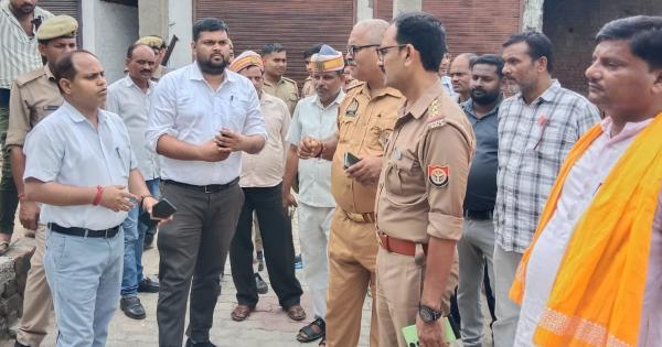 Barabanki: Strong barricading, drainage and changing room for women