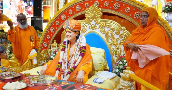 A bird's eye view of faith shown on Guru Purnima in Pratapgarh