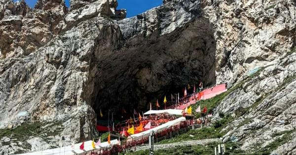 Enthusiasm among pilgrims for Amarnath Yatra, 'Darshan' of Baba Barfani, who has done more than two lakh pilgrimage