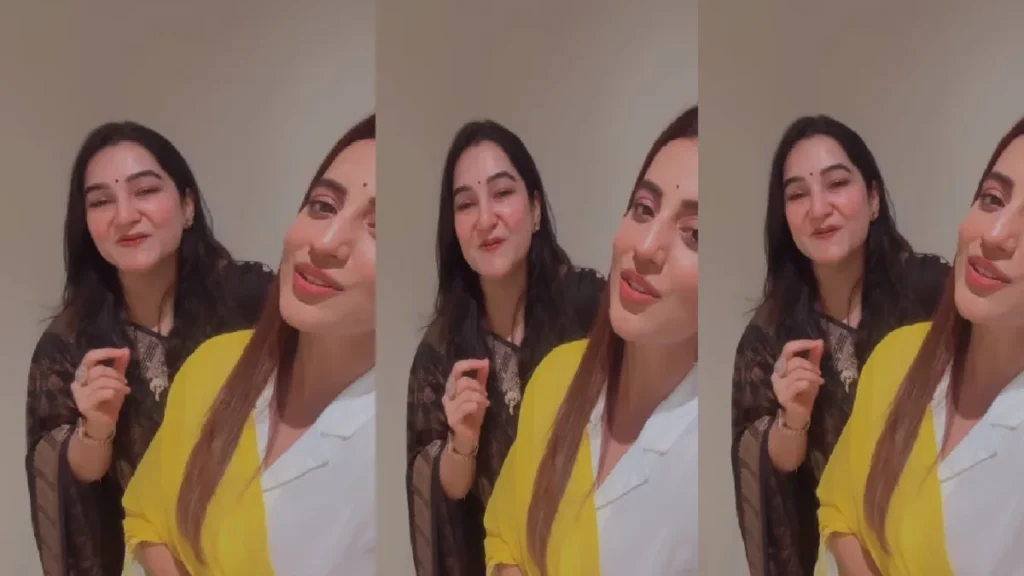 Akshara Singh colored in Krishna devotion, sang songs for Kanha, video viral