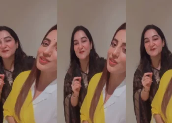 Akshara Singh colored in Krishna devotion, sang songs for Kanha, video viral