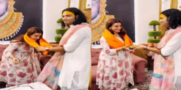 Akshara Singh in the shelter of saints, now blessed from Puki Maharaj