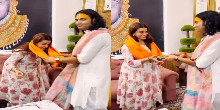 Akshara Singh in the shelter of saints, now blessed from Puki Maharaj