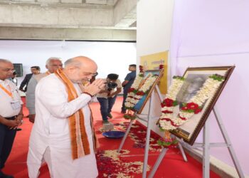 Amit Shah and Bhupendra Patel Lay Foundation Stone of Tribhuvan Cooperative University Revolution to come in Cooperative Sector | Amit Shah Visit Gujarat: Amit Shah and Bhupendra Patel laid the foundation stone of Tribhuvan Cooperative University, will bring revolution in the cooperative sector! , News Track in Hindi