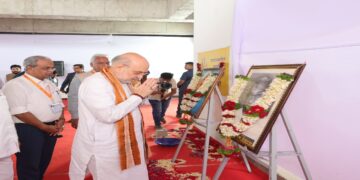 Amit Shah and Bhupendra Patel Lay Foundation Stone of Tribhuvan Cooperative University Revolution to come in Cooperative Sector | Amit Shah Visit Gujarat: Amit Shah and Bhupendra Patel laid the foundation stone of Tribhuvan Cooperative University, will bring revolution in the cooperative sector! , News Track in Hindi