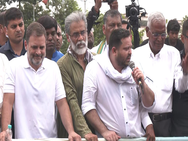 'Attempts to steal vote in Bihar like Maharashtra', Rahul-Tejaswi lashed out at Bihar bandh rally
