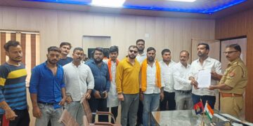 BJP Leader Told Akhilesh Yadav and Sp Workers Danger for Life Lodged Complaint in Hazratganj Police Station | , BJP leader told Akhilesh Yadav and SP workers in danger of life! Said- 'Reiki is happening outside the house', complaint given in Hazratganj police station. News Track in Hindi