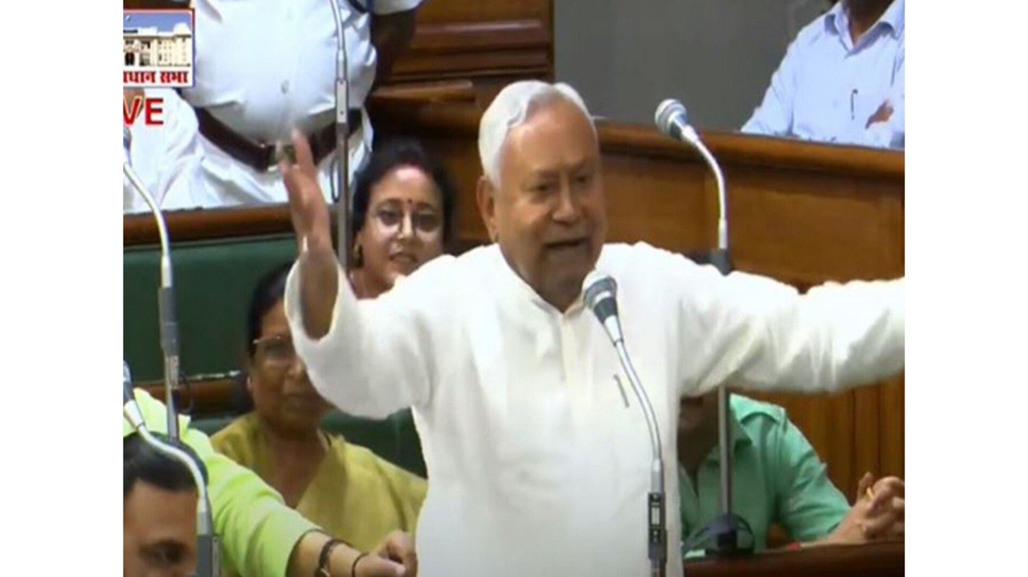 Bihar: Bihar CM Nitish Kumar retaliated on Tejashwi Yadav's statement, "You are a child, don't you know anything?"