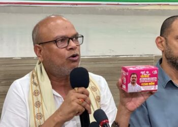 Bihar Election 2025 | Congress will distribute sanitary pads in bihar | Rahul Gandhi Photo on the Pad Cover | Congress Strategy | Menstrual Health Initiative | 'Pad Politics' started in Bihar! Free sanitary pads to 5 lakh women ... and Rahul Gandhi's photo on the packet created a stir. News Track in Hindi