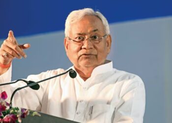 Bihar Nitish Government Approves Youth Commission 35% Women Reservation and 43 Decisions | Bihar cabinet meeting 2025 | Bihar Election | , Future will change in Bihar! Nitish cabinet seal 'Youth Commission' and 35% 'Women Reservation' | News Track in Hindi