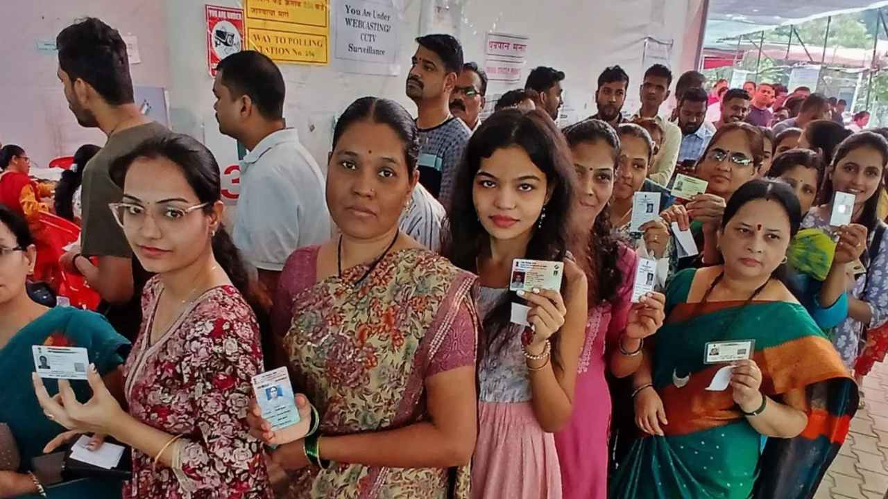 Bihar Voter Scam Exped: 43 Lakh Fake Voters, 2025 Election in Danger? , Bihar Voter Scam: There is a big bag in Bihar! 43 lakh voters suspects, there is no name of 11 thousand, will 2025 be the biggest vote scam in 2025 elections? , News Track in Hindi