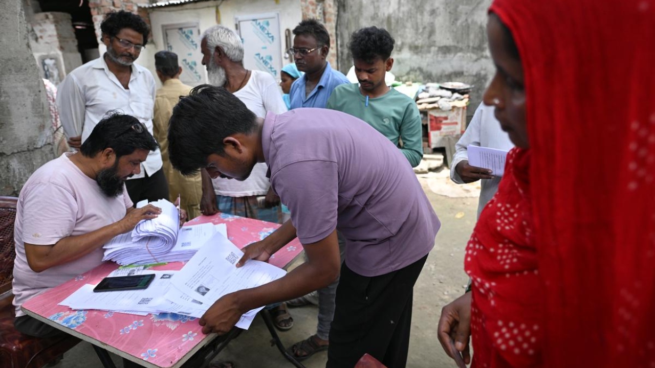 Bihar sirà ¥ ¤ Election Commission of Indiaà ¥ ¤ delhià ¥ ¤ Enumeration Forms | Bihar News: Voter revision fast in Bihar, 6.8 crore forms collected, final draft list will be published on 1 August | News Track in Hindi
