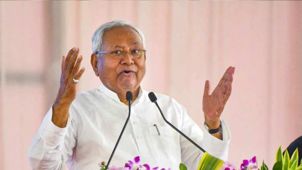 Biharâ € ™ s â happening Crore Loan for Votes? Nitish Kumarâ € ™ S Election Gamble Sparks Uproar | Bihar will buy votes by taking a loan of 16 thousand crores? There was a ruckus on Nitish's electoral move. News Track in Hindi