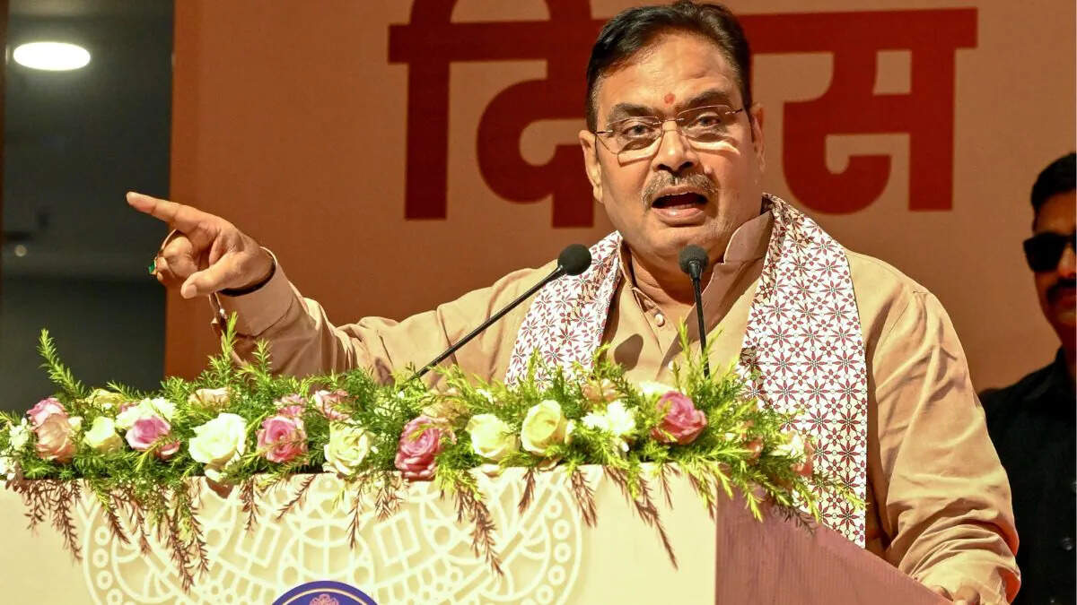 लीक्ड फुटेज में देखे CM भजनलाल का सख्त संदेश!भ्रष्टाचारियों पर किया बुलडोज़र एक्शन का एलान, बोले-