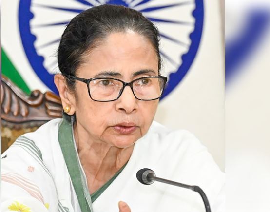 CM Mamta Banerjee accused Delhi government of harassing Bengalis