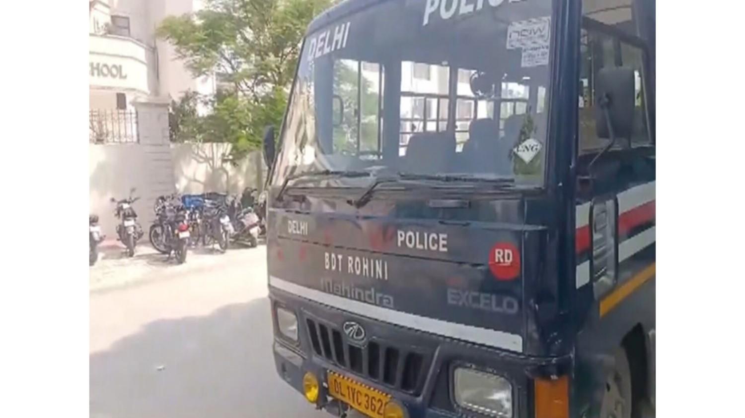 Delhi: Police stationed outside many schools in Delhi after the rumor of bomb