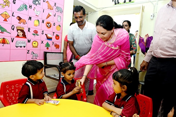Deputy Chief Minister Dia Kumari visited Nandghar in Jaipur, appreciated the overall development model