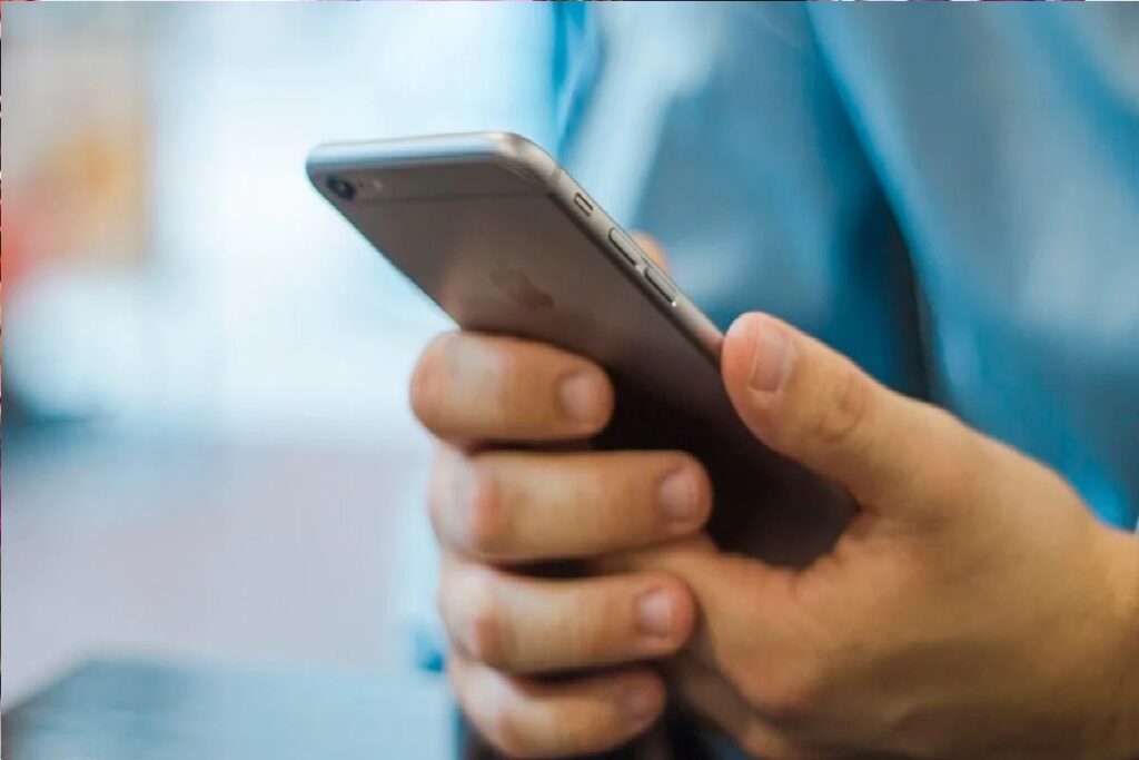 Dot Blocks Mobile Phones of Cyber ​​Criminals: Modi government is continuously doing surgical strikes on cybercrime, about 27 lakh mobiles and crores of SIM card blocks in the last 15 months, dot blocks 27 lakh mobile phones and four crore sim cards of cyber crime caards of cyber criminals