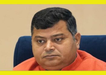 Dr Raj Bhushan Chaudhary Wiki in Hindi | Dr Raj Bhushan Chaudhary Biography | Dr Raj Bhushan Chaudhary Lifestyle | Dr Raj Bhushan Chaudhary Early Life | Dr Raj Bhushan Chaudhary Education | Dr Raj Bhushan Chaudhary Family | Dr Raj Bhushan Chaudhary Political Career | Newstrack Hindi News | Dr Raj Bhushan Chaudhary Wiki in Hindi: Dr. Raj Bhushan Chaudhary- Inspirational journey from a doctor to become Minister of State for Water Power | News Track in Hindi