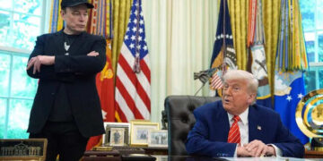 Elon Musk Political Entry : एलन मस्क ने कर ली अमेरिकी राजनीति को हिलाने की तयारी, तीसरी बड़ी पार्टी से ट्रम्प को नफा या नुकसान ?