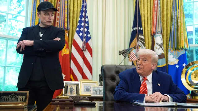 Elon Musk Political Entry : एलन मस्क ने कर ली अमेरिकी राजनीति को हिलाने की तयारी, तीसरी बड़ी पार्टी से ट्रम्प को नफा या नुकसान ?