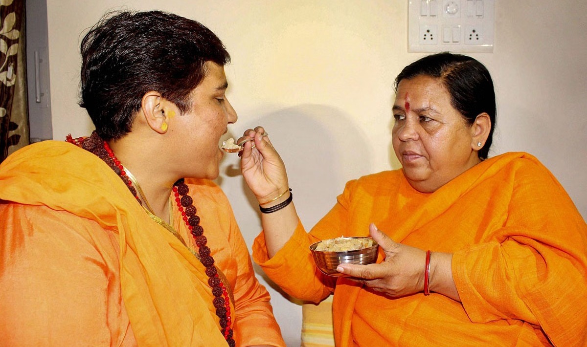 False Hindu Terrorism Allegations | Sadhvi Pragya Torture in Jail | Uma Bharti Emotional Speech on Sadhvi Pragya | Political Misuse of Terrorism Charges India | Bhagwa Terror Term Controversy | Congress Role in Hindu Terror Narrave | If the Sadhvi had broken, the backbone of Hindutva would have been rotting in the jail ... Uma Bharti said- the big 'leader' of the 'BJP' in jail; exposure! , News Track in Hindi