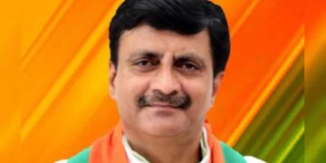 Ganesh Singh | Politician Ganesh Singh | Politician Ganesh Singh Biography | Politician Ganesh Singh Lifestyle | Politician Ganesh Singh Education | Politician Ganesh Singh Family | Ganesh Singh Political Career | Newstrack Hindi News | Politician Ganesh Singh Wikipedia: From village soil to Delhi's threshold - Ganesh Singh's struggle and success | News Track in Hindi