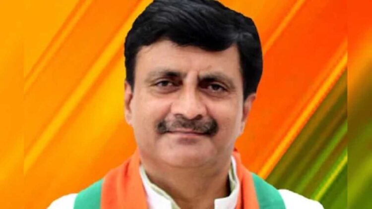 Ganesh Singh | Politician Ganesh Singh | Politician Ganesh Singh Biography | Politician Ganesh Singh Lifestyle | Politician Ganesh Singh Education | Politician Ganesh Singh Family | Ganesh Singh Political Career | Newstrack Hindi News | Politician Ganesh Singh Wikipedia: From village soil to Delhi's threshold - Ganesh Singh's struggle and success | News Track in Hindi