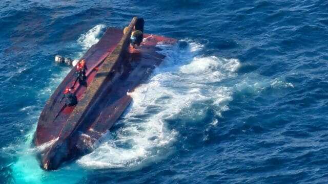 Halling bay boat accident: boat overturned during storm, 28 killed, many still missing