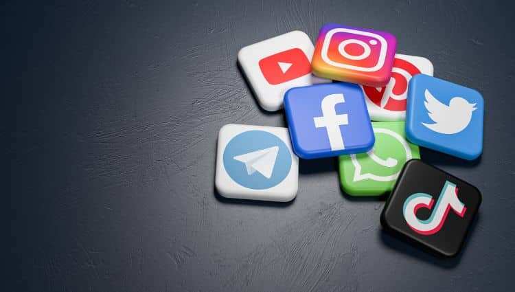 If you also use social media, then you do not make these mistakes or else you will fall in the problem