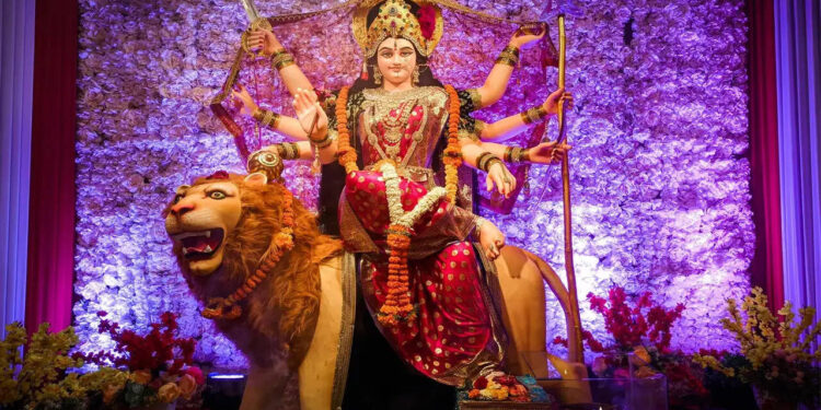अगर आपका भी पीछा नहीं छोड़ रही दुख-दरिद्रता और आर्थिक तंगी! तो अज ही शुरू करे भगवती स्तोत्रं का पाठ, वीडियो में जाने चमत्कारी लाभ