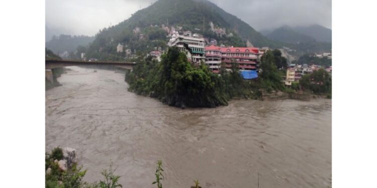 In Himachal Pradesh, the death toll due to monsoon was 75, out of which 45 died due to rain and 288 were injured