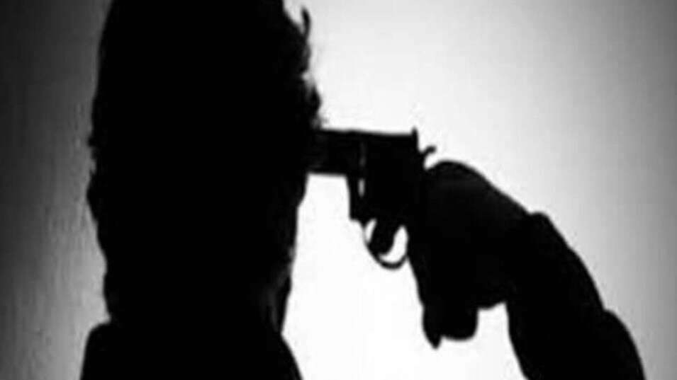 In family feud, the elderly shot the wife, then shot himself and suicide