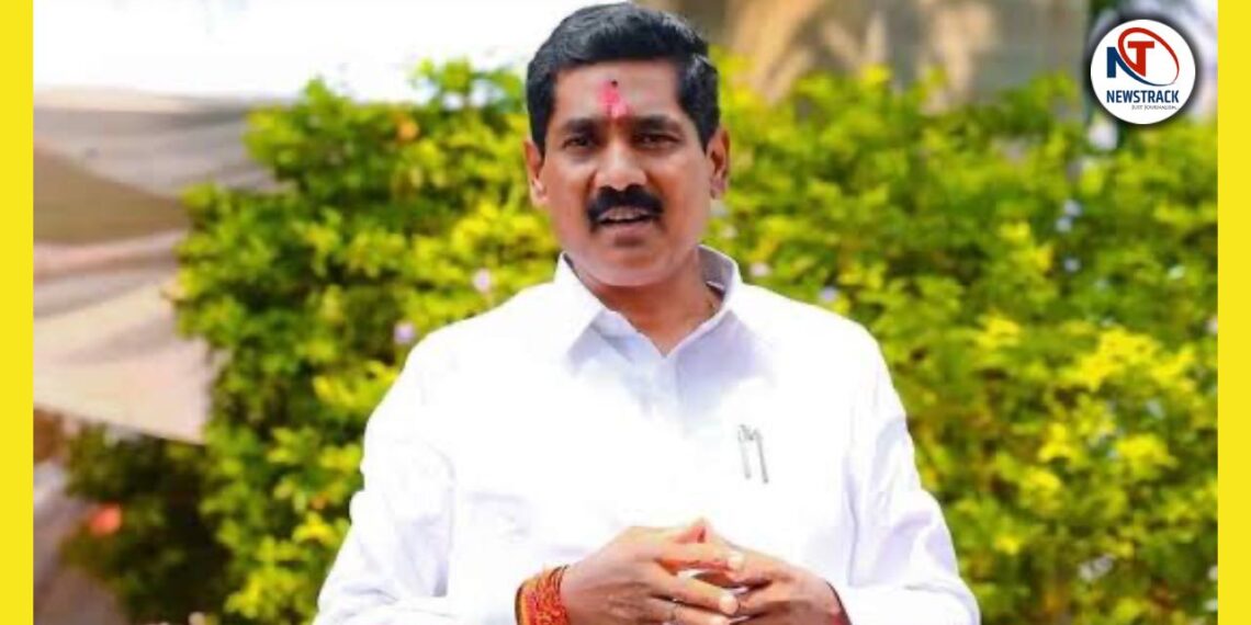 Indian Politician Bajrang Manohar Sonawane Wikipedia | Newstrack Hindi News | Latest Update Hindi Samachar | Bajrang Manohar Sonawane Wikipedia: Symbol of struggle, service and success, the voice of democracy from Beed-Bajrang Manohar Sonwane. News Track in Hindi
