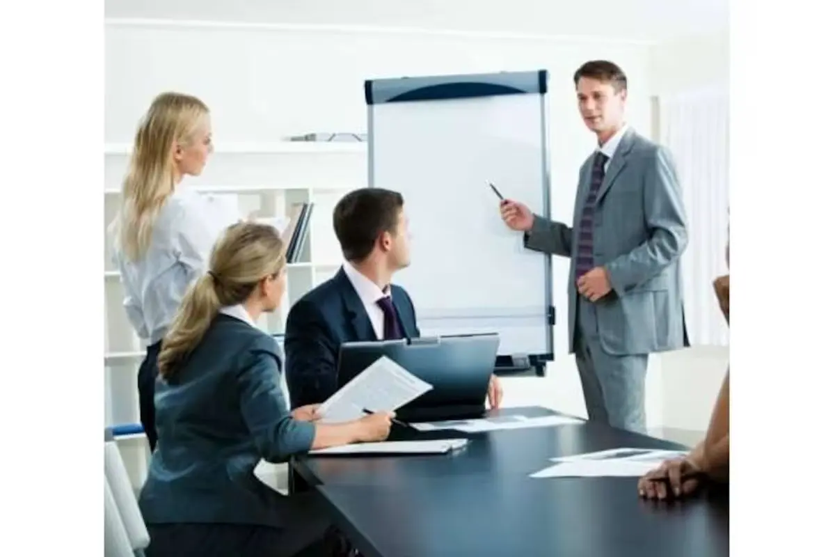 Indian professionals are getting thick salary in UAE, earning millions of rupees every month