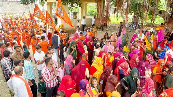 Kavad Yatra Srichatar Nath Baba Shivalaya reached Karola