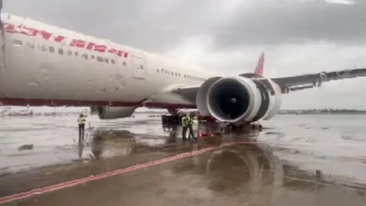 Major Plane Accident Averted at Mumbai Airport: Air India aircraft slipped on the runway at the time of landing at Mumbai Airport, all three tires torn, air India plane skidded on the runway with longing at Mumbai Airport, all three types burst