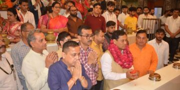 Minister Sarbananda Sonowal came to Salasar, visited Balaji temple and offered prayers