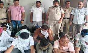 Money crisis after love marriage… Husband robbed relatives with friends